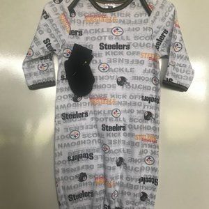 NFL Team Apparel, Pittsburg Steelers One Piece sz 0-3 M with matching Black sock